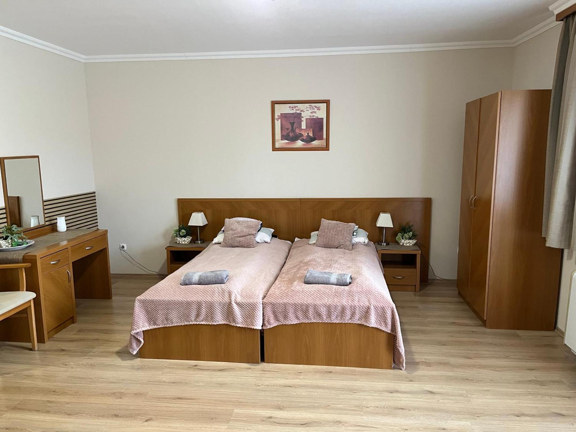 Brookforest Apartman Hajdúszoboszló Exterior foto